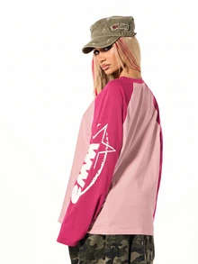 SUMWON WOMEN Oversized Raglan Long Sleeve Top With Contrast Sleeves And Graffiti Star Print, Y2K Color Block Cropped Sweatshirt - Hot Pink - View 2