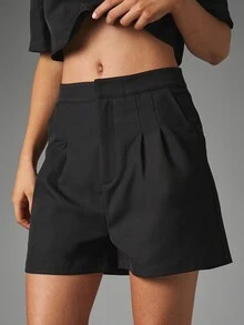 MISSGUIDED طقم منسق من توب قصير بظهر مفتوح وشورت برمودا بخصر عالي وساق واسعة مع ياقة عالية وتفاصيل أزرار وهمية للحفلات - الأسود - مشاهدة 5