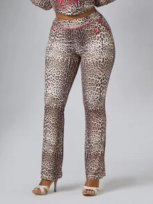 BABYPHAT Celana Panjang Lurus Berpinggang Tinggi Motif Leopard dengan Logo Merah di Bagian Belakang dan Detail Jahitan Merah Kontras - Coklat - View 2