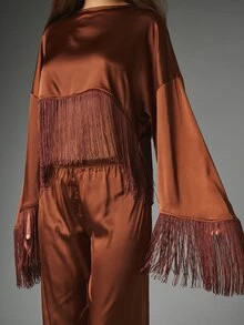 MISSGUIDED طقم ساتان مزين بالشراريب، بلوزة بأكمام خفاشية وبنطال واسع الساق، بياقة قارب، ملابس فضفاضة من قطعتين، مناسب للمهرجانات والحفلات - شوكولاته بني - مشاهدة 4