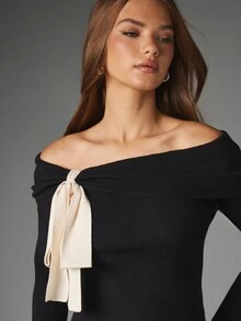MISSGUIDED Off-Shoulder Ribbed Knit Long Sleeve Top With Contrast Cream Tie Detail And Bell Cuffs For Fall Winter Date Night - Black - View 2