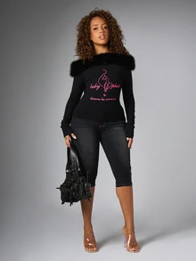 BABYPHAT Embroidered Logo Cropped Skinny Capri Jeans With Pink Contrast Stitching Zip Pockets And Split Hem Detail - Black - View 4