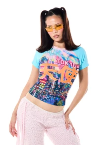 SUMWON Tokyo Japan Neon City AOP Graphic Crop Slim Fit Tee With Chinese Script Print And Aqua Raglan Short Sleeves Top - Multicolor - View 1