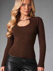MISSGUIDED Chocolate Brown Long Sleeve Knit Top With Chain Cut-Out Neckline Detail Slim Fit Crop Sweater Fall Winter Essential - Coffee Brown - View 4