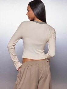MISSGUIDED Ribbstickad crop top med kontrasterande olivgrön V-ringad kant och långa figursydda ärmar, avslappnad vardagsstil för höst och vinter - Multifärgad - Visa 4