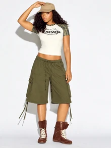SUMWON WOMEN Cream Raglan Crop T-Shirt With Camouflage Short Sleeves And Bold Chest Logo Print Street Style Top - Multicolor - View 3