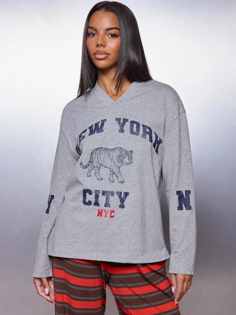 MISSGUIDED Oversized V-Neck Long Sleeve Grey Graphic Tee New York City Tiger Print Collegiate Style Fall Winter Top - Grey - View 1