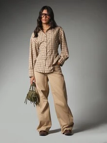 MISSGUIDED Wide Leg Chino Trousers With Patch Pockets Button Closure And Relaxed Fit For Everyday Casual And Workwear Occasions - Khaki - View 2