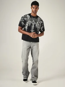 SUMWON Legacy Oversized Graphic T-Shirt With Angel Wings Print Crew Neck Short Sleeve Streetwear Tee - Black - View 2