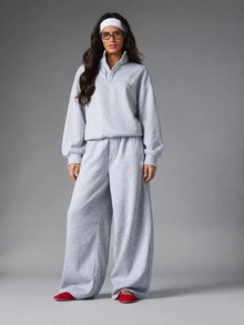 MISSGUIDED Celana Jogging Fleece Kaki Lebar dengan Logo Hati dan Hiasan Tempel, Pinggang Elastis Tinggi, Celana Santai Kasual Panjang Penuh - Grey - View 2