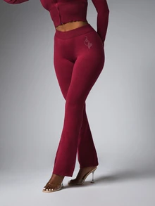 BABYPHAT Quần len dệt kim cạp cao ống loe, chi tiết logo đính đá, cạp chun gân, co giãn, dáng dài ống loe - Màu Đỏ Sâu - Xem 1