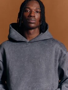 SUMWON Hoodie Pullover Ukuran Besar dengan Satu Saku Tengah, Bahan Fleece dengan Efek Asam yang Dicuci, Gaya Kasual Streetwear. - Dark Grey - View 5