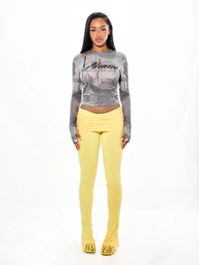SUMWON WOMEN Miami Script Graphic Print Long Sleeve Crop Top With Crew Neckline And Thumbhole Cuffs City Landscape Print - Grey - View 3