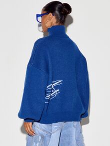 SUMWON WOMEN Oversized Knit Zip-Up Turtleneck Jacket With Abstract White Intarsia Graphic, Chunky Knit Winter Cardigan - Navy Blue - View 5