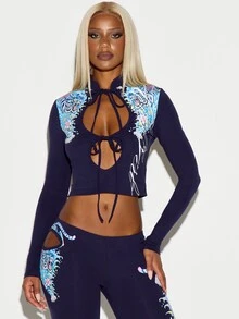 SUMWON WOMEN Long Sleeve Tie Front Crop Top With Abstract Tiger Floral Graphic Print On Shoulders And Chest Cut Out Detail - Multicolor - View 4