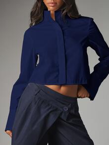 MISSGUIDED Boxy Fit Cropped Button-Down Shirt With Mandarin Collar, Flared Bell Cuffs, And Concealed Placket In Structured Woven Fabric - Navy Blue - View 4