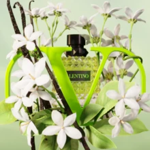 Valentino Born In Roma Green Stravaganza 女士淡香水喷雾 EDT 1.7 盎司/50 毫升 - 美東時間 - 查看 2