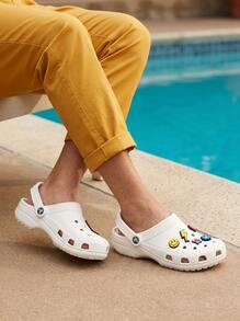 Crocs 经典木屐女式运动凉鞋 透气舒适 轻便亲肤 易清洁 沙滩泳池日常穿着 黑色 10001-001 - 黑色 - 查看 3