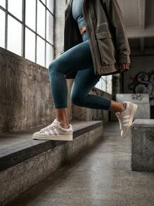 Adidas Campus 女款低筒運動鞋，舒適經典日常健身鞋，白色 HP2924 - 神奇白 - 查看 5