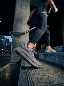 Adidas Yeezy 女款運動鞋 針織輕量透氣 緩震 日常休閒 灰色 If3219 - 灰色 - 查看 7