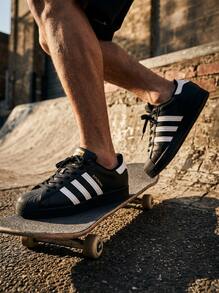 Adidas Superstar 女款休閒鞋 輕量緩震 透氣舒適 厚底 Logo 親膚 百搭 日常健身 通勤 下班休閒 旅遊約會 黑色 EG4959 - 黑色 - 查看 7