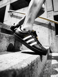 Adidas Superstar 女款休閒鞋 輕量緩震 透氣舒適 厚底 Logo 親膚 百搭 日常健身 通勤 下班休閒 旅遊約會 黑色 EG4959 - 黑色 - 查看 3