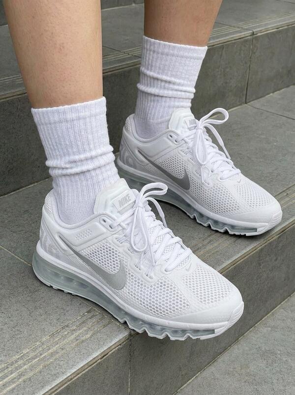 Nike Air Max 2013 Older Kids Shoes White / Black / Metallic Silver 555426-101