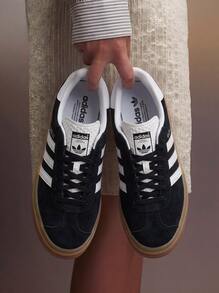 Adidas Gazelle 女士运动鞋 黑白 IE0876 - 核心黑/雲白/雲白 - 查看 1