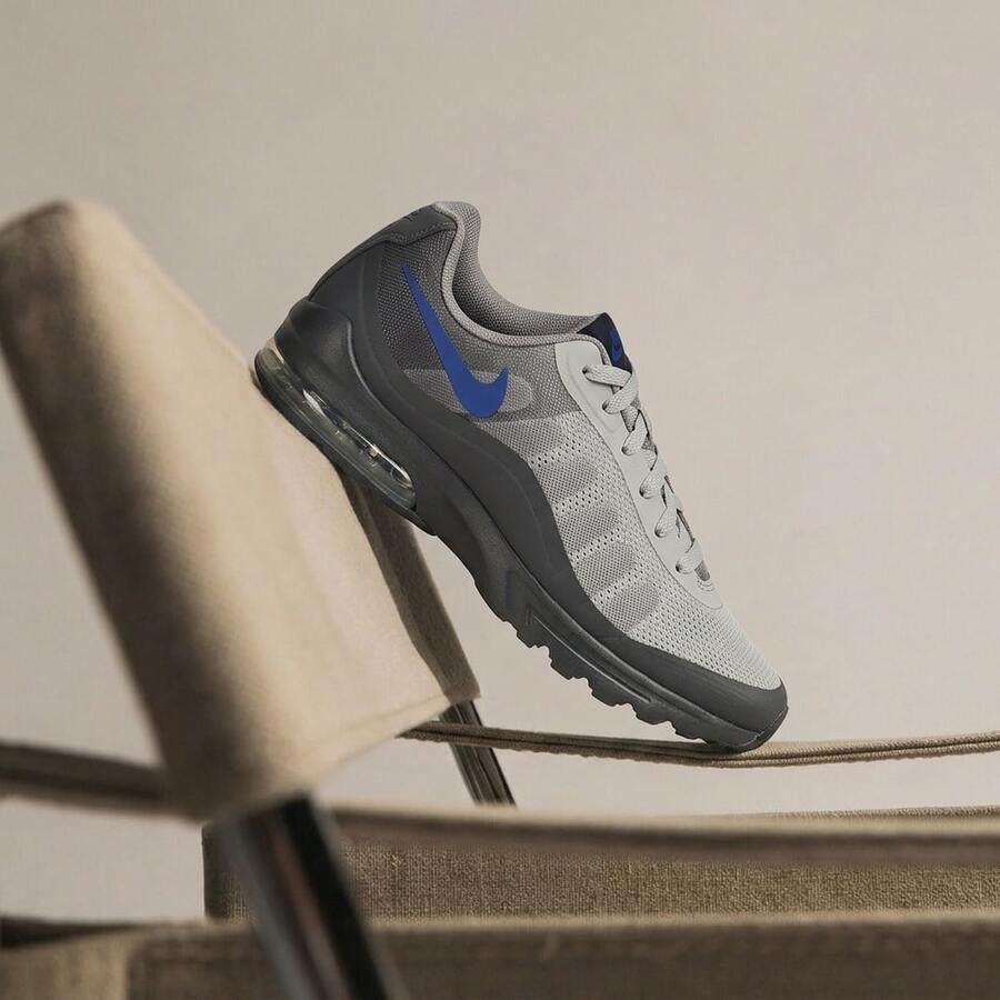 Nike Air Max Invigor Men's Sports Sneakers Black Schwarz CD1515 - 灰色 - 查看 1