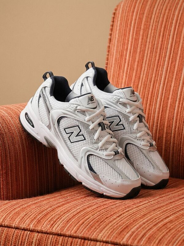 New Balance 530 أحذية رياضية للنساء رمادي MR530