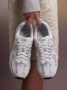 New Balance 530 أحذية رياضية بيضاء مونسل متعددة الاستخدامات MR530 - الأبيض الفضي - مشاهدة 1