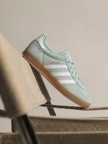 Ash Green / Cloud White / Gum