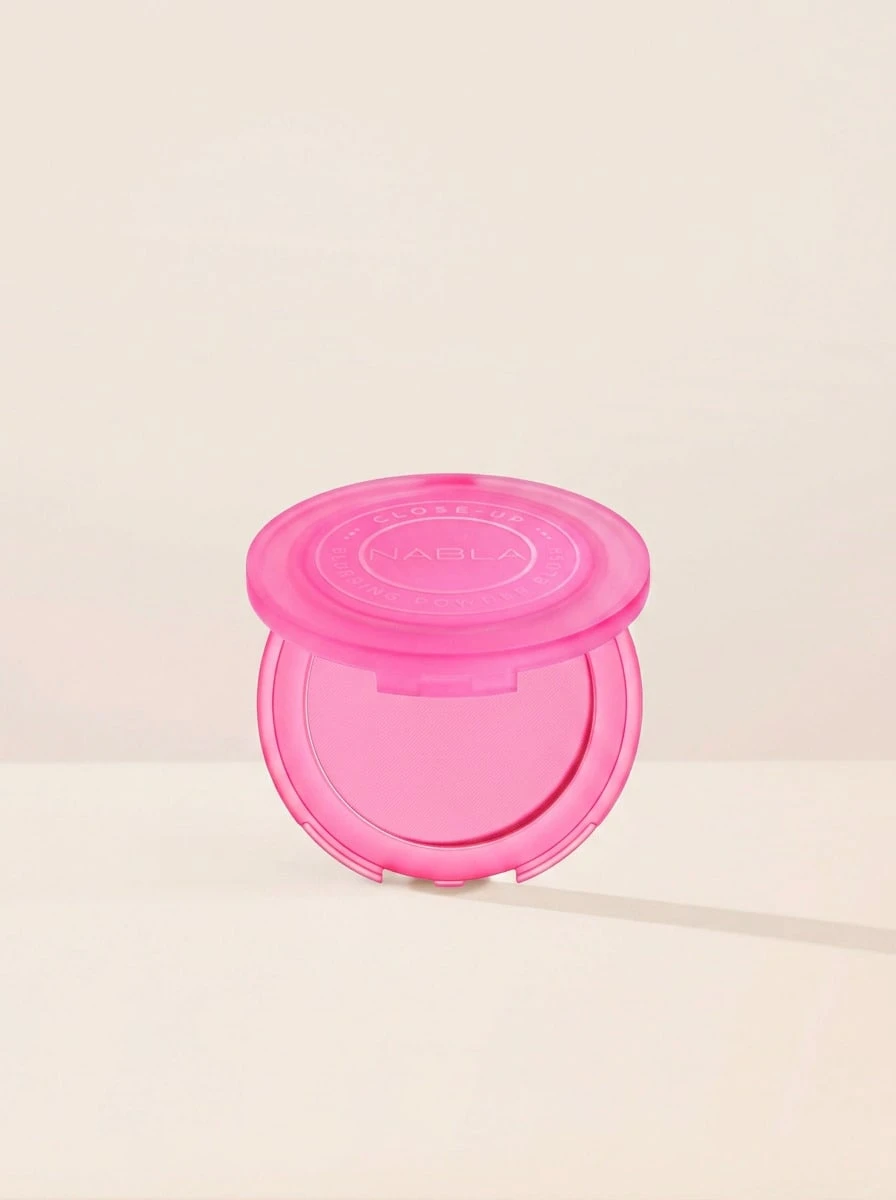 NABLA Cosmetics Close-Up Blurring Powder Blush Petite 5 G - Petite - View 1
