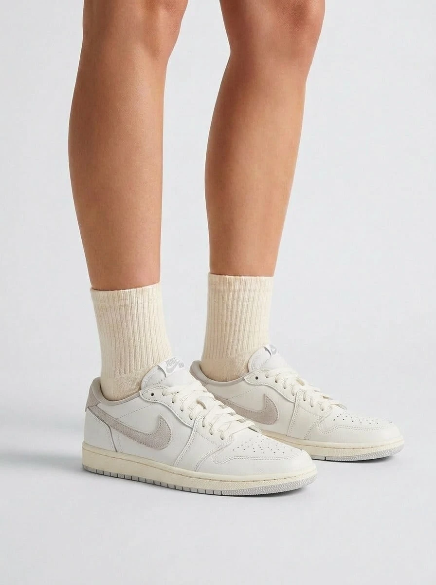 Unisex JORDAN 1 - Summit White/Light Smoke Grey-Neutral Grey-Sail - View 1