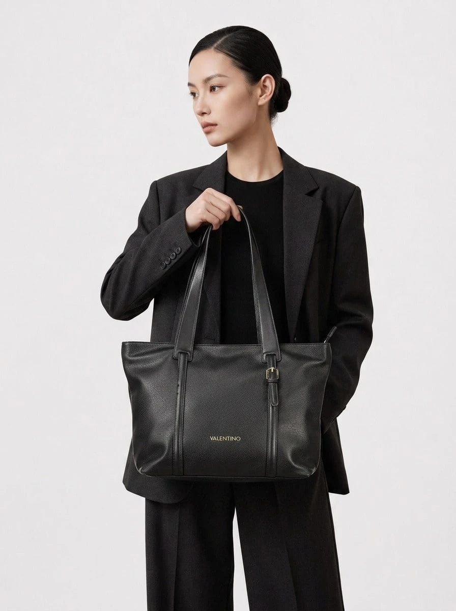 Valentino Bags حقائب رياضية وحقائب يد للنساء باللون الأسود - الأسود - مشاهدة 1