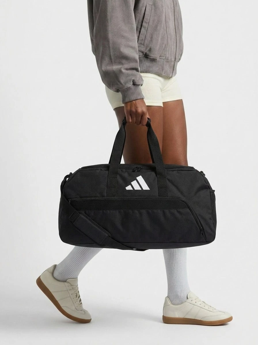Adidas حقيبة رياضية/سفر تحمل على الكتف من نوع TIRO حجم L - الأسود - مشاهدة 1