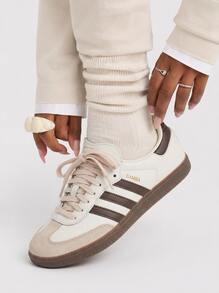 Off White / Earth Strata / Gum