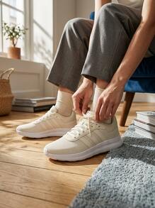 Adidas 女款運動鞋 透氣緩震舒適 跑步日常穿搭 白色 JR8551 - 米白色 - 查看 1