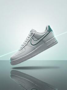 Nike 耐克空军一号 '07 LV8 男款运动鞋经典舒适柔软泡沫缓震日常通勤时尚白色 FN8349-100 - 白色 - 查看 1