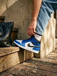 Jordan Air Jordan 1 Mid 男款運動鞋 柔軟彈性輕量 運動校園風 黑色 DQ8426-402 - 皇家遊戲 - 查看 1