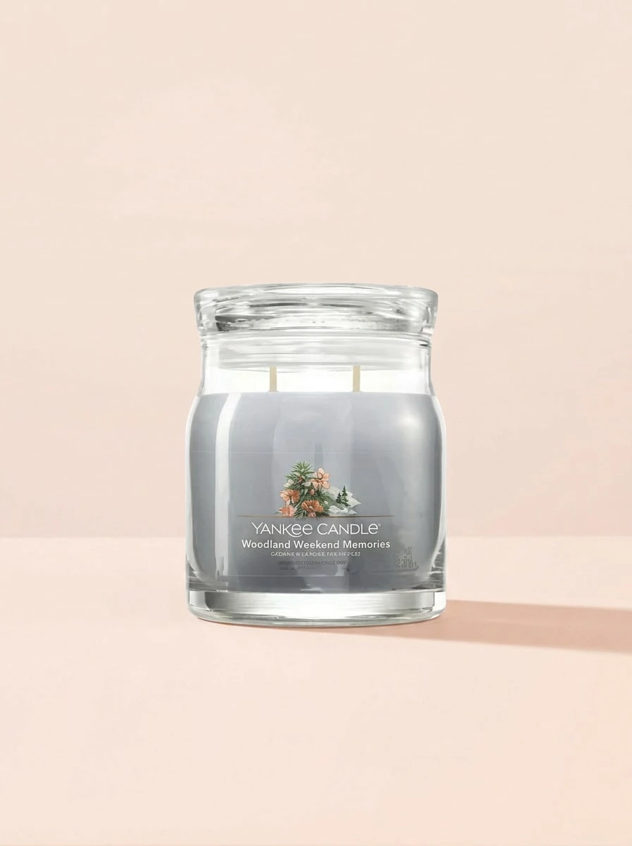Yankee Candle Woodland Weekend Memories Signature Medium Jar Candle 368 G – Scented Candle, Long Lasting, For Home Decor Enthusiasts, Woodland, Light Grey, Soy Wax Blend, Suitable For Living Room - Woodland Weekend Memories - View 1