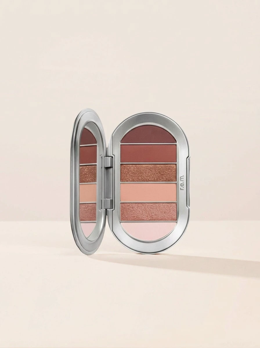 R.E.M. Beauty لوحة ظلال العيون Midnight Shadows Babydoll 8 جرام - دمية طفل - مشاهدة 1