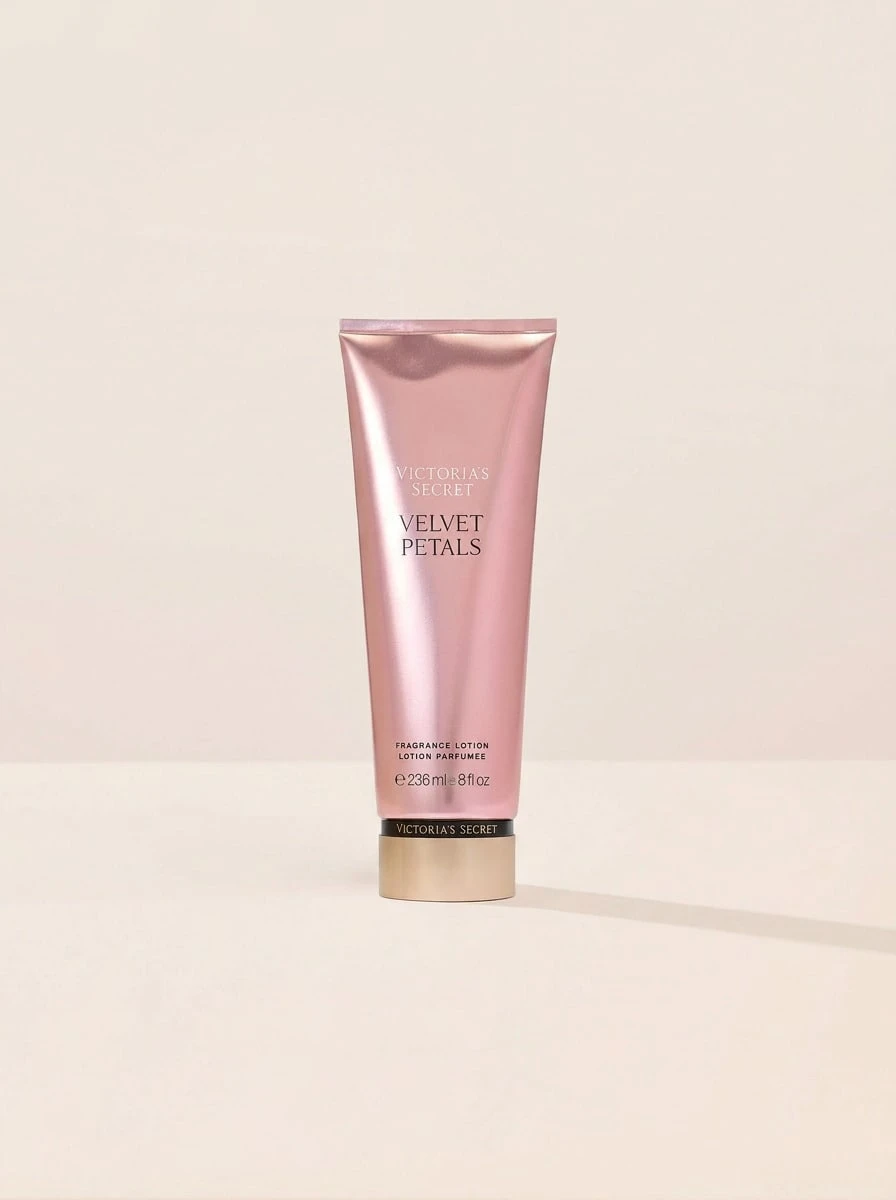 Victoria's Secret Velvet Petals Shimmer Body Lotion 236 Ml - 天鵝絨花瓣閃耀 - 查看 1