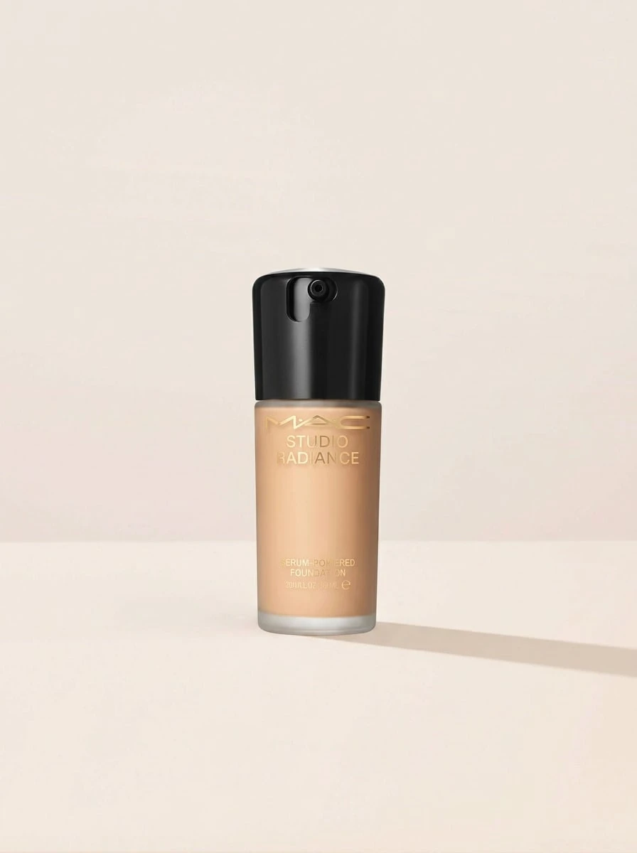 MAC Studio Radiance Serum-Powered Foundation NW15 30 Ml – Foundation, Hydrating, For Dry Skin, Fair Beige, Hyaluronic Acid, Suitable For Daily Makeup Routine - Multicolor - View 1