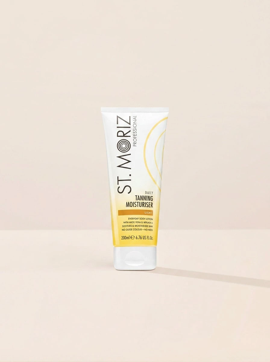 St. Moriz Professional Gradual Daily Self Tanning Moisturiser Light 200 Ml – Self Tanner, Gradual Tan, For Fair Skin, Light, Aloe Vera, Suitable For Daily Skincare Routine - Clear - View 1