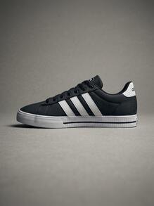 Adidas Daily 3.0 系列男士运动鞋 透气吸汗 轻便易洗 纯黑色 白色 适合学校户外穿着 FW7033 - 黑色/白色 - 查看 1