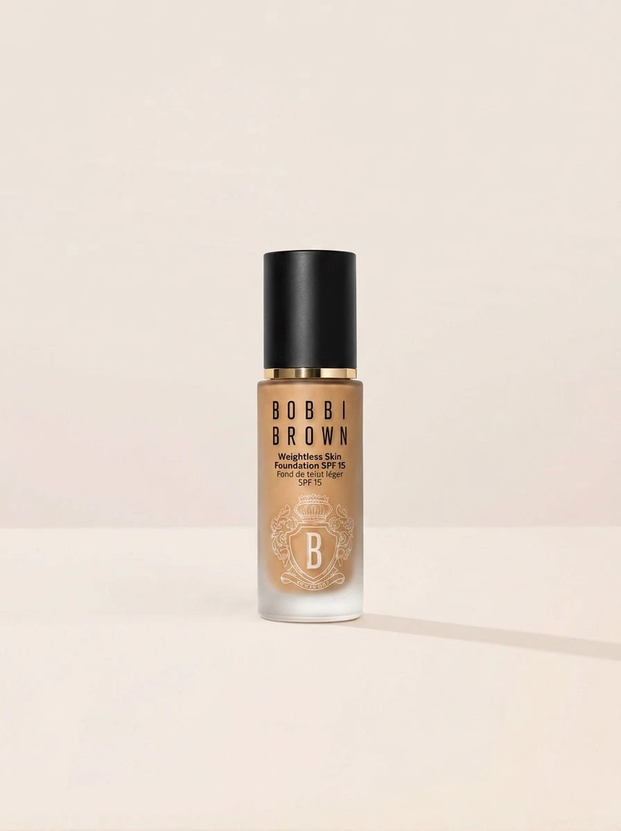 Bobbi Brown أساس بشرة خفيف الوزن SPF 15 ذهبي 30 مل - Golden - مشاهدة 1