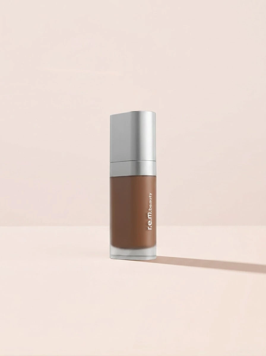 R.E.M. Beauty Sweetener Foundation Rich 1N 30 Ml – Hydrating & Long-Wearing, Buildable Coverage For Deep Skin Tones, Blurring And Smoothing Effect, Seamless Blend For Flawless Complexion, Professional Makeup, High-Pigment Liquid Base - Rich 1N - 查看 1