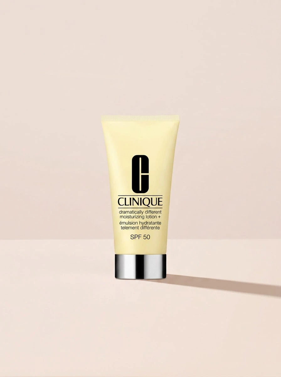 Clinique Dramatically Different Moisturizing Lotion+ SPF 50 50 Ml – Moisturizer, UV Protection, For Dry Skin, Broad Spectrum SPF 50, Suitable For Morning Skincare Routine - White - View 1