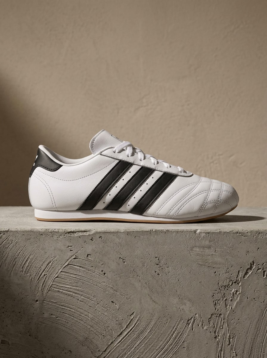 Adidas Taekwondo 女款運動鞋 柔軟輕量透氣休閒健身鞋 白色 JS1194 - 白色/黑色 - 查看 1